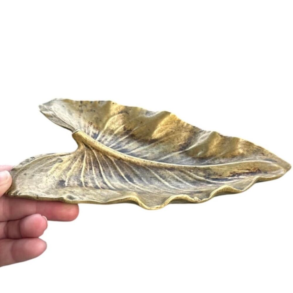 Virginia Metalcrafters Hand Cast Brass Signed 1940's Calla Lily leaf tray 8”